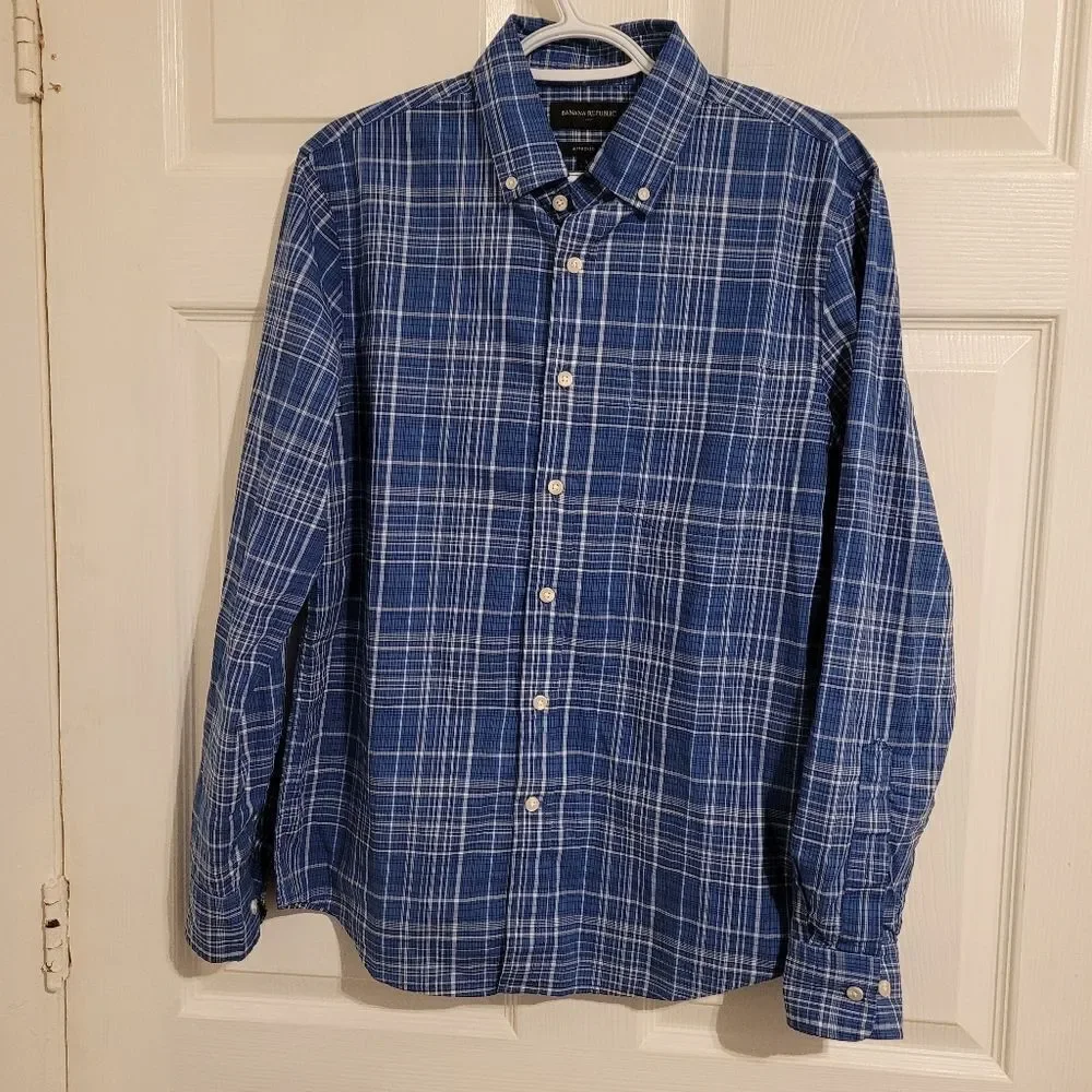 Banana Republic men's long sleeve button up shirt‎